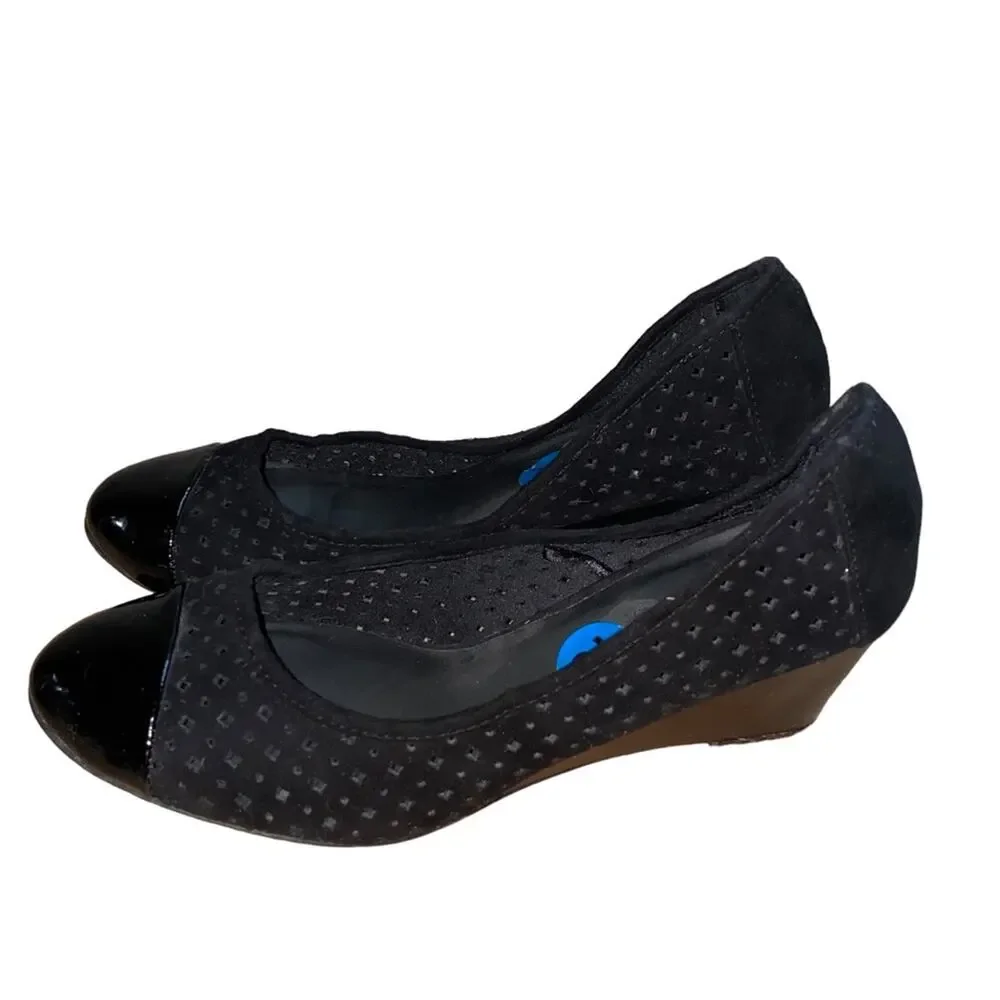 Seychelles Black Suede Wedge Heels Size 10 Cap Toe Laser Cut Comfort Shoes‎